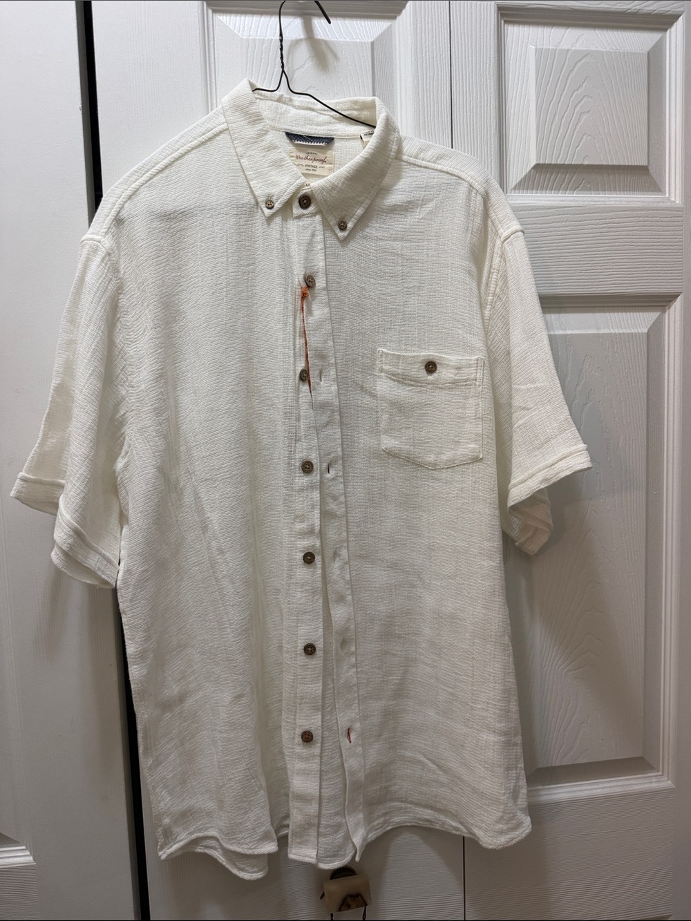 Casual Men's Short-Sleeve Button-Down Shirt in Off-White